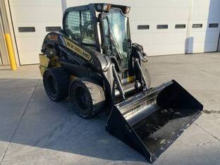 2023 New Holland L320