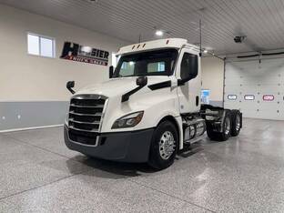 2019 Freightliner CASCADIA 126