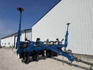 2015 Kinze 3000