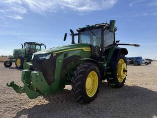 2022 John Deere 8R 340