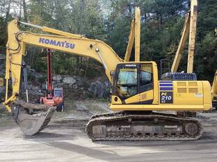 2022 Komatsu PC210 LC-11
