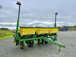 1991 John Deere 7200