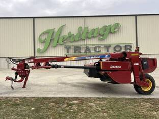 2013 New Holland H7230