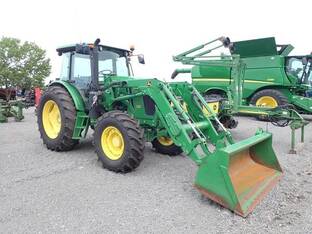 John Deere 6120
