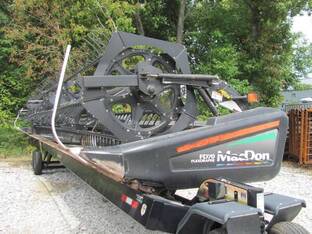 2009 MacDon Industries FD70