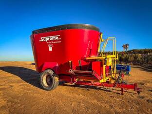 Supreme International 700T