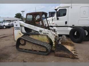 2005 Bobcat T200