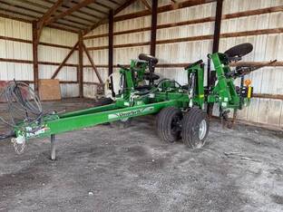 Unverferth ZONEBUILDER 122