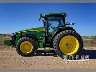 2023 John Deere 8R 250