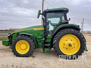 2023 John Deere 8R 250