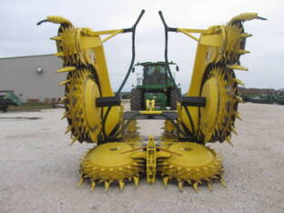 2023 John Deere 770