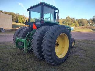 1990 John Deere 4755