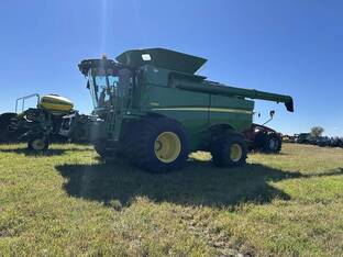 John Deere S680