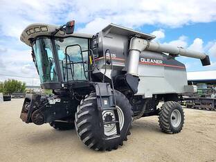 2004 Gleaner R65