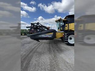 2010 MacDon Industries FD70