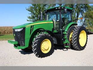 2017 John Deere 8245R