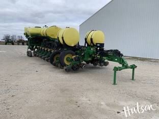 2017 John Deere 1775NT