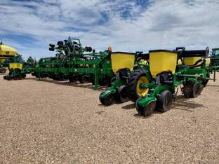 2022 John Deere 1725