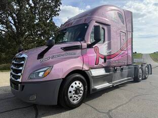 2021 Freightliner CASCADIA 126