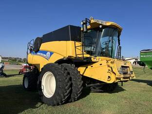 2012 New Holland CR8080