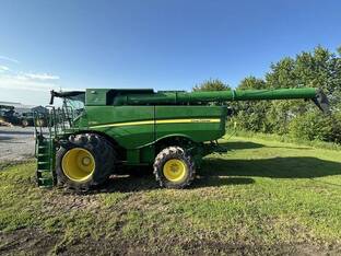 2022 John Deere S790