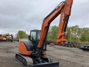 2025 Hitachi ZX60USB-5N