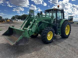 2014 John Deere 6105M