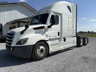 2021 Freightliner CASCADIA 126