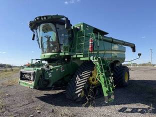 2023 John Deere S780