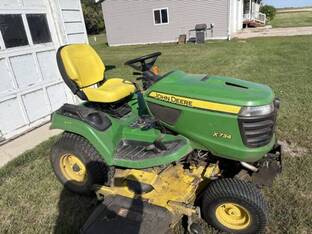 2013 John Deere X734
