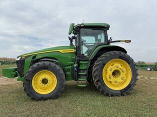 2023 John Deere 8R 370