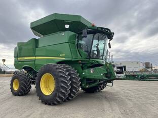 2017 John Deere S690