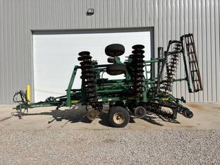 2021 Great Plains 2400TM