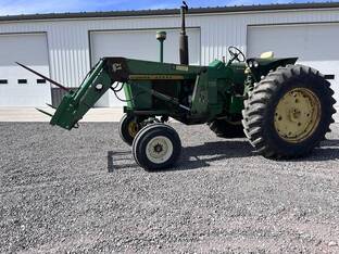 John Deere 3020