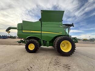 2022 John Deere S780