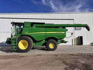 2022 John Deere S780