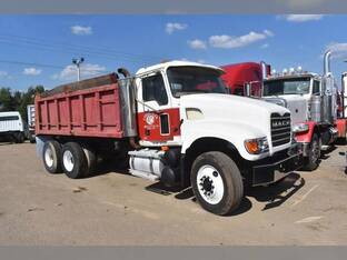 2005 Mack GRANITE CV713
