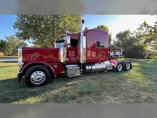 2021 Peterbilt 389