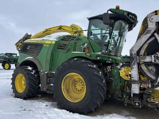 2022 John Deere 9700
