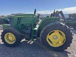 2020 John Deere 6105E