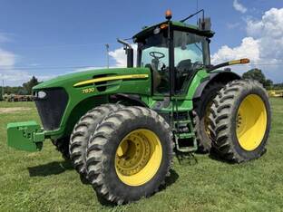 2011 John Deere 7830