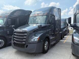 2026 Freightliner CASCADIA 126
