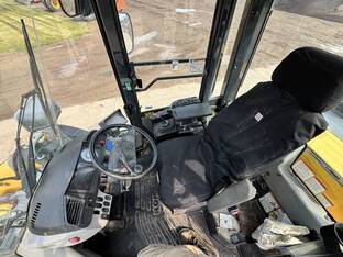 2015 Komatsu WA270-7