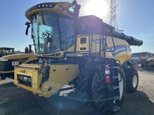 2016 New Holland CR8.90