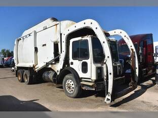 2005 Mack MR688S