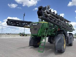 2020 John Deere R4044