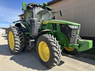 2023 John Deere 7R 250