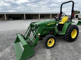 2016 John Deere 3032E
