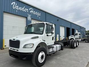 2016 Freightliner BUSINESS CLASS M2 106