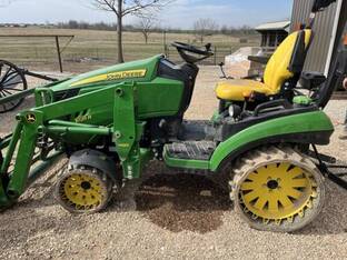 2016 John Deere 1025R